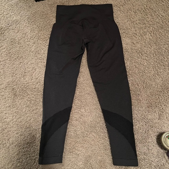 ⭐️ Iron Athletics Workout Leggings Size Medium ⭐️ - Picture 2 of 3